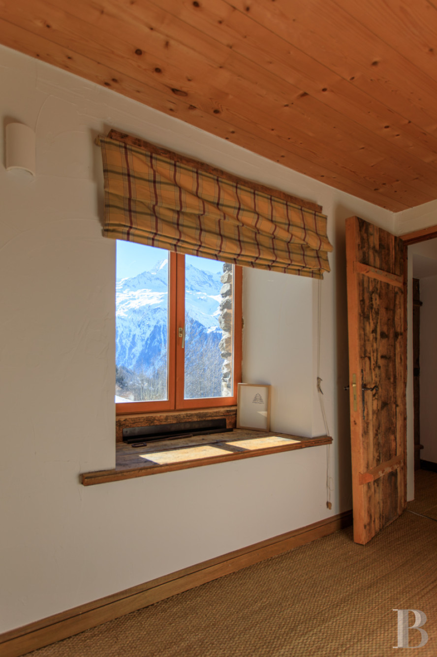 A large traditional, carefully renovated chalet in a hamlet in the Tarentaise valley in Savoie - photo  n°24